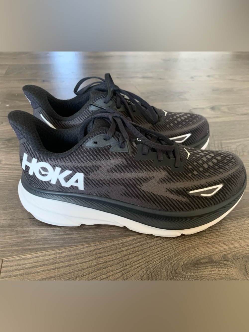 Hoka Womens Running Shoes Clifton 9 Size 10D Black/White